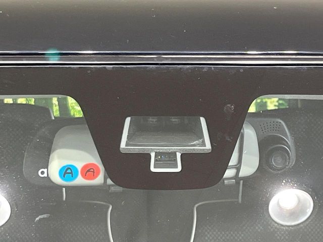 【スズキ　セーフティサポート】走行中に前方の車両等を認識し、衝突しそうな時は警報とブレーキで衝突回避と被害軽減をアシスト。より安全にドライブをお楽しみいただけます。