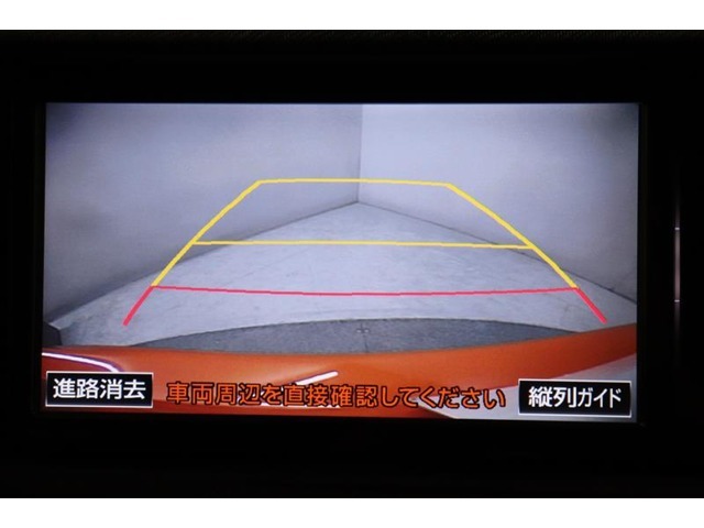 バックカメラ付きで駐車の苦手な方にも安心☆