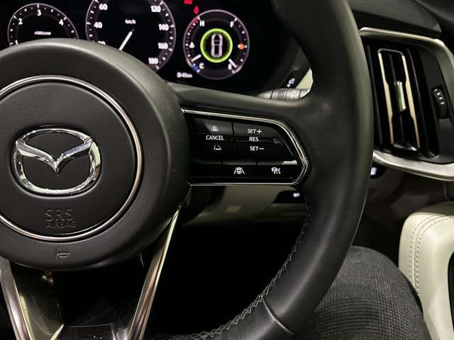 各種装備ございますので是非一度ご来店いただいて現車のご確認お願いいたします。