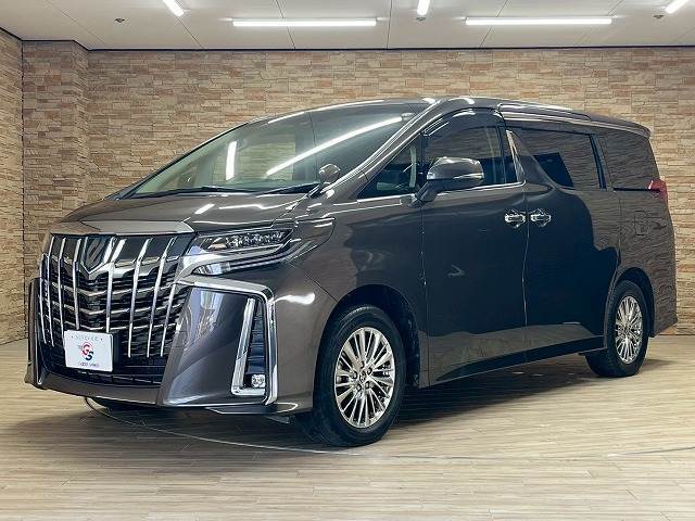 お車ご成約時の付帯率は驚きの90％OVERのキーパーガラスコーティング。雨が降れば、まるで洗車したかのような美しさ。納車後のメンテナンスも楽々。是非一度お試し下さい。