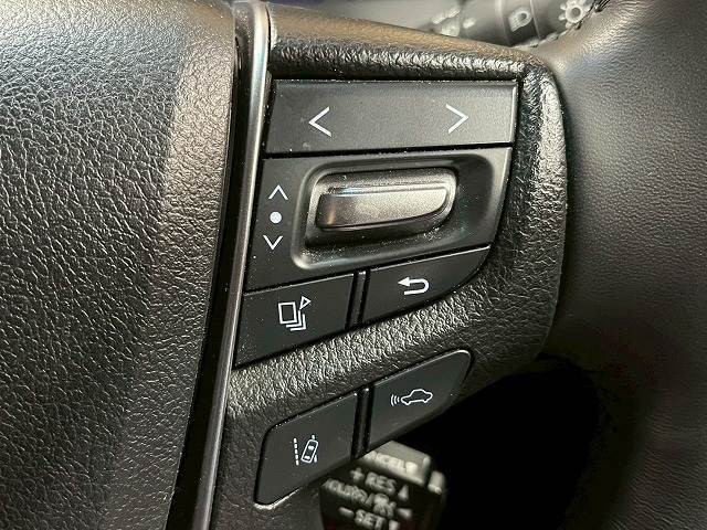 【レーダークルーズコントロール】装備で高速道路の運転も楽々です！追従型なので前の車両に合わせて速度調節ができ、渋滞などの際も楽々運転できますよ♪