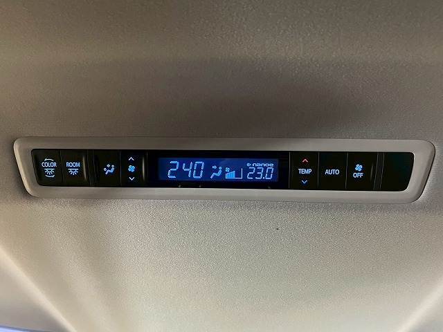 後部座席もエアコン完備で快適です。