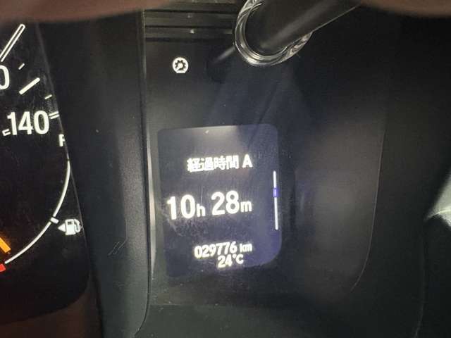 ガラスコーティングも行っております。溶剤を塗るだけではなくしっかりと磨きから施工させていただきますのでお車にワンランク上の輝きをお求めの方はぜひご相談ください♪