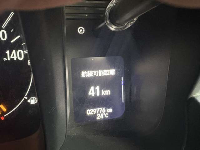 ガラスコーティングも行っております。溶剤を塗るだけではなくしっかりと磨きから施工させていただきますのでお車にワンランク上の輝きをお求めの方はぜひご相談ください♪