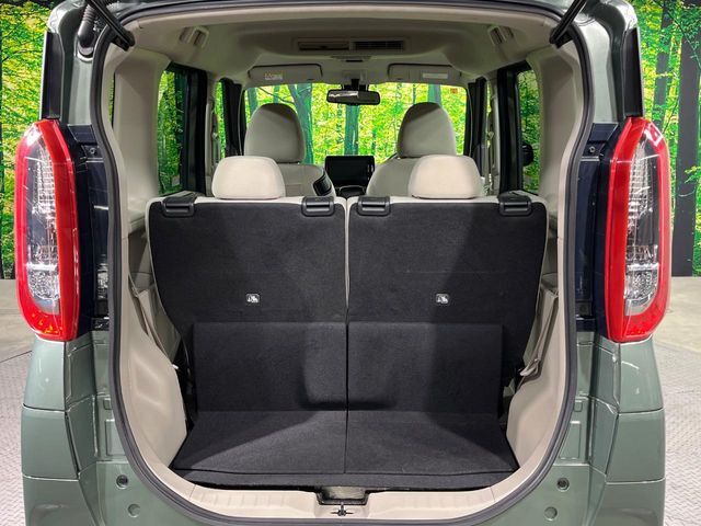 普段のお買い物や通勤、送迎等に十分な荷室スペースを確保しております。セカンドシートを倒すと、大きな荷物の積載も可能です♪