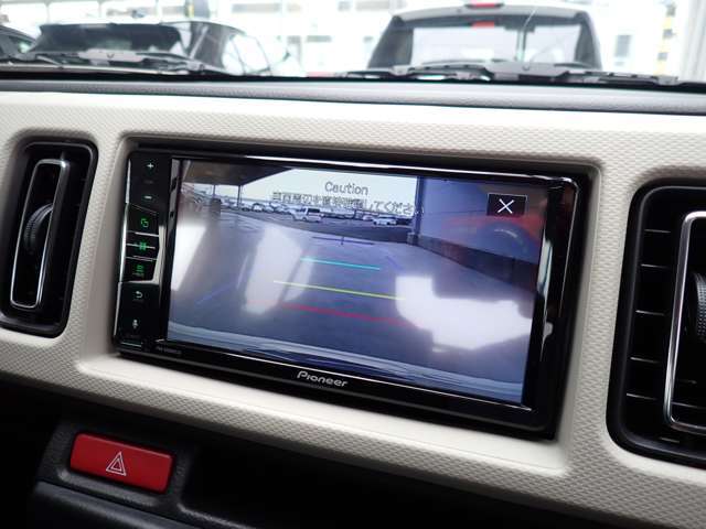 ☆嬉しいバックカメラ付き！後方が苦手で大きな車は運転できないという方の強い味方ですね！しかもガイドラインが映るのでそれを頼りに運転していただければ後方も安心してバックできますよ☆
