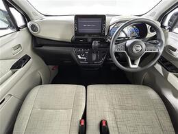 【インパネ全体】全方位で視界が広く、高い目線で運転もしやすいです！