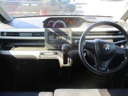 インパネ全体です！内装のボタンの位置などをご確認ください♪