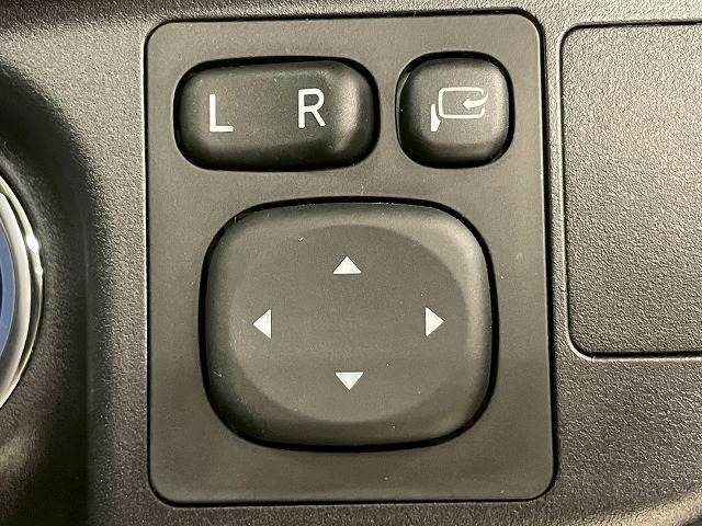 【電動格納ミラー】装備でボタン一つでサイドミラーの開閉ができます！