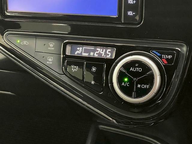 【オートエアコン】車内温度をセンサーが感知してご希望の車内温度になるよう、風量も自動で調整してくれます☆