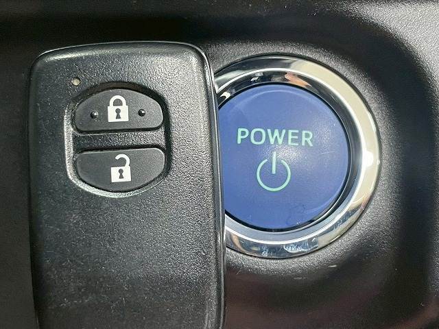 【スマートキー】車内へのアクセスやエンジン始動が楽々に行える今や必須アイテムのキー複製防止の「イモビライザー」まで備わっております