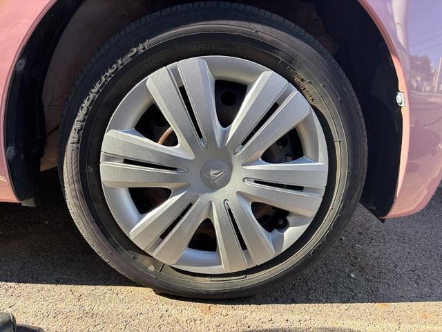 ご納車前には、法定12ヶ月点検相当の点検を実施いたします。プロの整備スタッフが点検をするので、安心して中古車にお乗りいただけます。