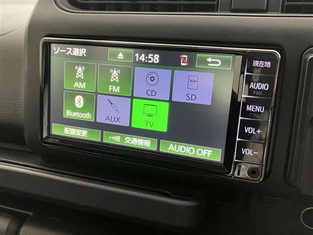 ブルートゥースに接続することにより、スマホに入ったお気に入りの音楽を車内で楽しむことができます♪あると本当に便利な機能になっています！