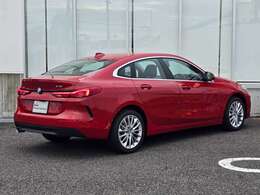 この度は弊社認定中古車をご覧いただき誠にありがとうございます。弊社はBMW 正規ディーラーですので遠方のお客様も安心してご購入下さい。ご不明な点がございましたらお気軽にお申し付けください。