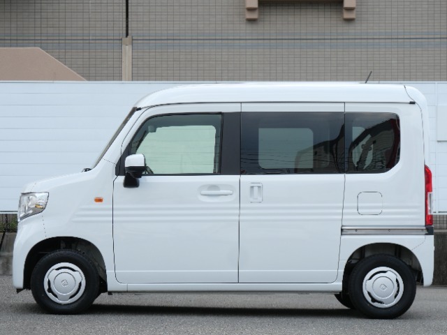 ☆お車でお越しの方☆名神高速　京都南インター第2出口より国道一号線を大阪方面へ5分（2.5Km)、　南西角です。ラウンドワン伏見のはす向かいでU-Selectの白の看板が目印です。