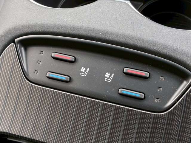 ご来店頂く全てのお客様をスタッフ一同笑顔で、お出迎えさせて頂きます。　些細なことでも構いませんので、ご連絡をお待ちしております。　　お問い合わせ電話番号は、0567-31ー6760までお願い致します。