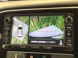 【マルチアラウンドモニター】専用のカメラにより、上から見下ろしたような視点で360度クルマの周囲を確認することができます☆死角部分も確認しやすく、狭い場所での切り返しや駐車もスムーズに行えます。