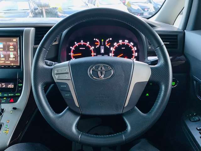 ★ハンドルまわりもスッキリしていて運転もしやすいですよ★