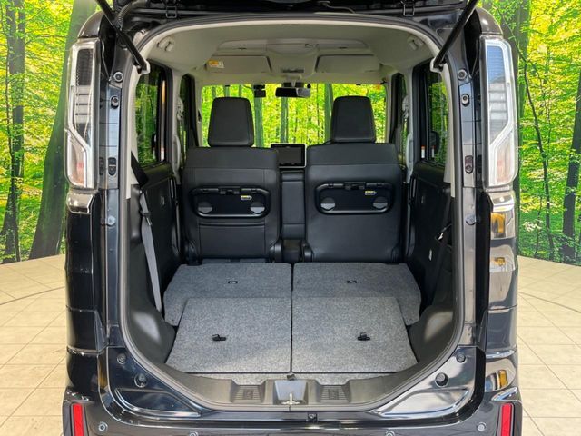 普段のお買い物や通勤、送迎等に十分な荷室スペースを確保しております。セカンドシートを倒すと、大きな荷物の積載も可能です♪