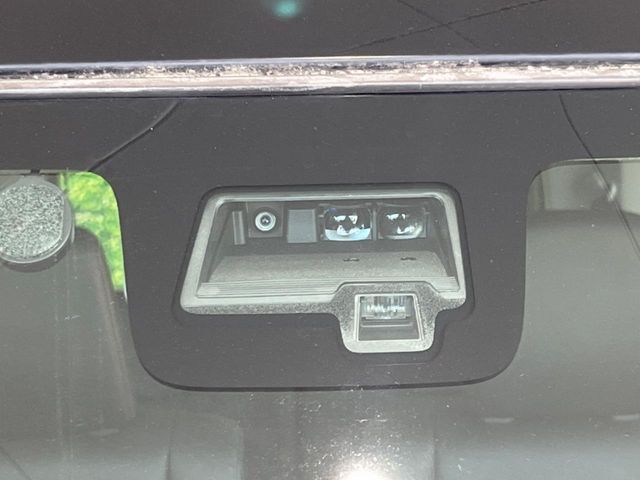 【スズキ　セーフティサポート】走行中に前方の車両等を認識し、衝突しそうな時は警報とブレーキで衝突回避と被害軽減をアシスト。より安全にドライブをお楽しみいただけます。