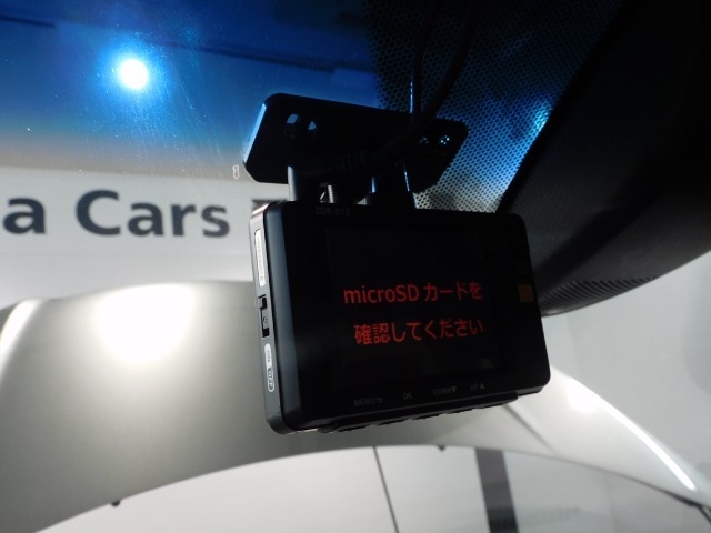 万が一の事故のときもドライブレコーダーがあると安心です。ご利用になる場合は個人情報保護の観点より新品の対応SDカードをお求め下さい。