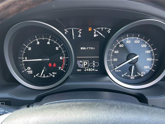 こちらに掲載されている車両以外にも展示車両は多数ございます。色違い、グレード違い、多少ご希望に添えない場合も一度ご連絡いただければと思います。すぐにご希望の車両をお探しいたします。