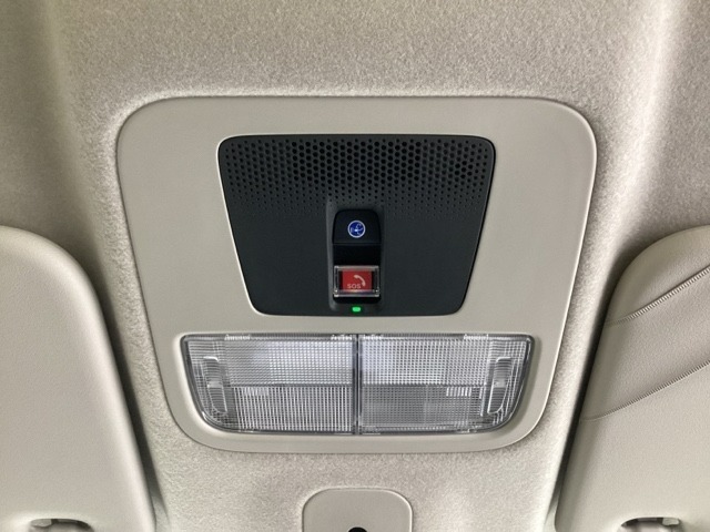 Honda CONNECT搭載車です。「Honda Total Care プレミアム」に加入頂くと、「緊急サポートセンター」や「Honda ALSOK駆けつけサービス」などのサービスが受けられます。