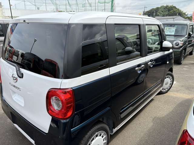 「ケイカフェでは、コロナウイルス対策として納車時に除菌施工を行っています！手が多く触れる内装を除菌することでおクルマの引渡しも安心です♪詳しくはケイカフェまでお問い合わせください！」