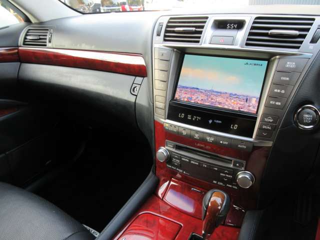 内装が凄く綺麗なお車です！当店では内装クリーニングをさせていただいております！一度見に来てください！