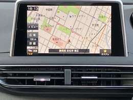 純正ナビが装着されています。センターコンソールのデザインもとてもすっきり！ナビが有ると無いとでは大違い！　普段はそんなに使わなくても困ったときにはホントにありがたいです！