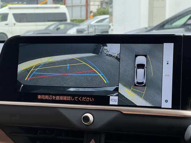 パノラミックビューモニター装着済み！サイズの大きい車ですが、この装備がありますので駐車も楽々行えます！大画面のナビで確認でき、非常に便利な機能となっております！