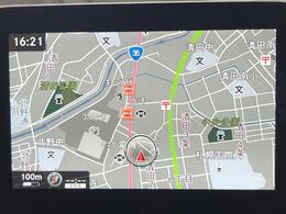 ●純正ナビ:一体感のあるナビは、高級感ある車内を演出してくれます。Bluetooth再生などオーディオ機能も充実しておりますので、運転もより楽しめます♪