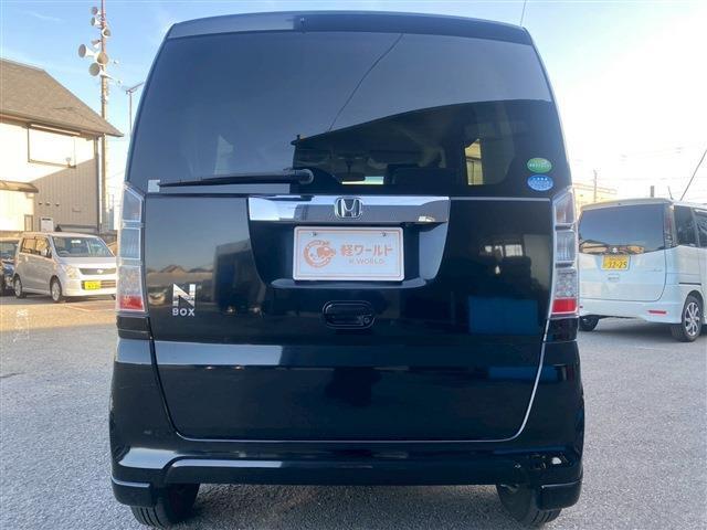 当店の販売車両は第三者機関（AIS）に依頼し、傷の箇所や修復歴などの300以上の検査箇所の品質チェックを実施しておりますのでご安心下さい。