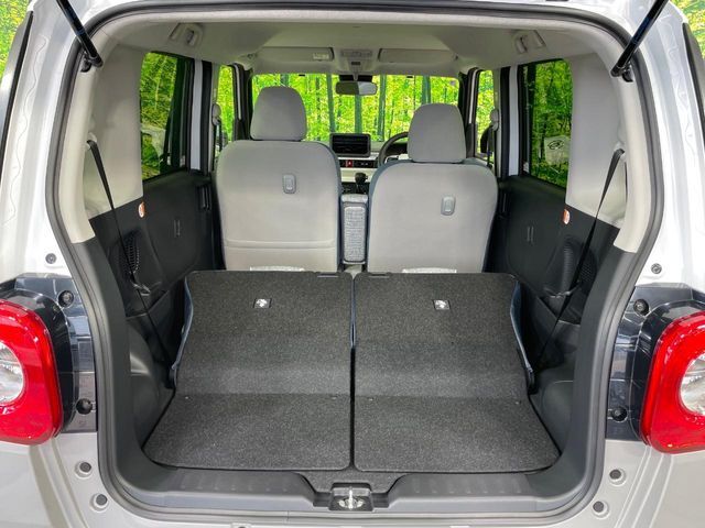 普段のお買い物や通勤、送迎等に十分な荷室スペースを確保しております。セカンドシートを倒すと、大きな荷物の積載も可能です♪