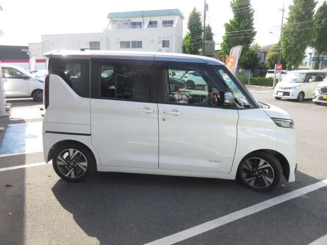 希望ナンバーや保証期間を延ばす延長保証などもございます。詳しくはスタッフまでお問い合わせください。