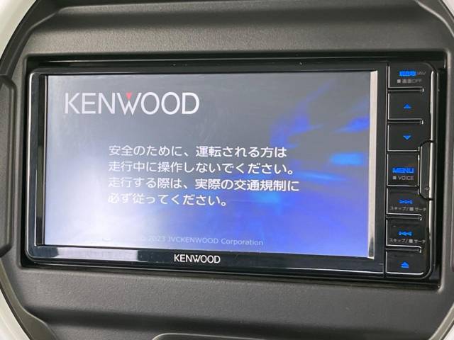 【ナビゲーション】目的地までしっかり案内してくれる使いやすいナビ。Bluetooth接続すればお持ちのスマホやMP3プレイヤーの音楽を再生可能！毎日の運転がさらに楽しくなります！！