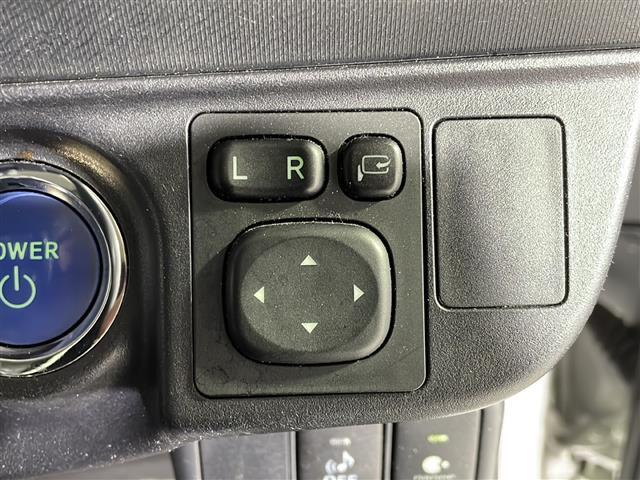 気になる車はすぐにお問い合わせください！画面右側の0066から始まる無料ダイヤルからお問い合わせ下さい！専門スタッフがお車のご質問にお答えいたします！