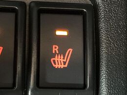 【シートヒーター】寒い日に重宝するシートヒーター！エアコンより早く温まってくれるので寒がりの人も安心ですね♪エアコンの温風は乾燥するから苦手、という方にもをおすすめです。