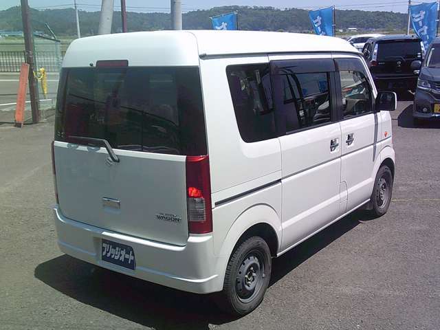 車検が有っても無くても広い展示場内にて全車試乗も可能です！契約最終段階にての試乗となりますのでご了承ください！