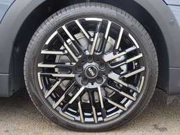 ★お車のお見積りと合わせましてMINI自動車保険のお見積もご用意できます。MINIオーナー様へ向けたMINIディーラーだけの特典がございますMINI自動車保険につきましてもお気軽にご相談下さい。