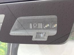 【スズキ　セーフティサポート】走行中に前方の車両等を認識し、衝突しそうな時は警報とブレーキで衝突回避と被害軽減をアシスト。より安全にドライブをお楽しみいただけます。