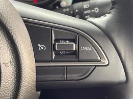 【アダプティブクルーズコントロール】高速道路での長距離走行が楽に！！自動で速度を保つクルーズコントロールが、衝突軽減システムと連携し、前方の車両を感知して車間を保つように速度調節してくれます！！