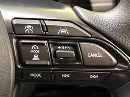 【トヨタセーフティセンス】走行中に前方の車両等を認識し、衝突しそうな時は警報とブレーキで衝突回避と被害軽減をアシスト。より安全にドライブをお楽しみいただけます。