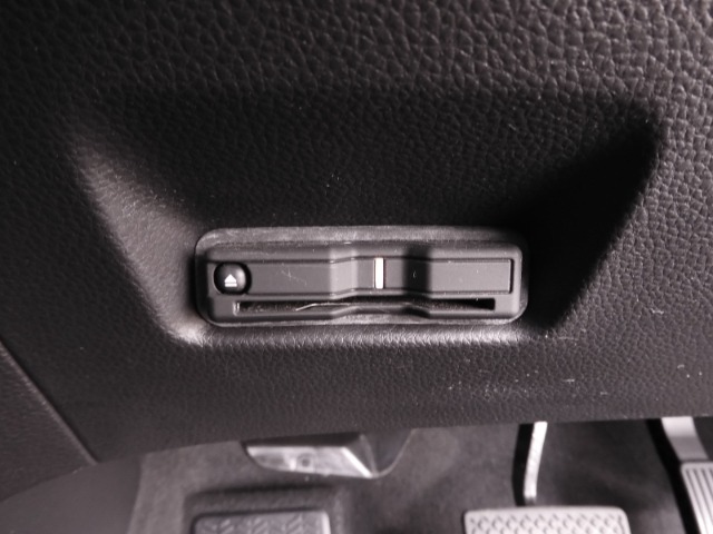 今や必需品の◆ETC車載器　装備車◆　有料道路を利用する際にスムースに通過でき、わずらわしい料金支払いから開放されます！