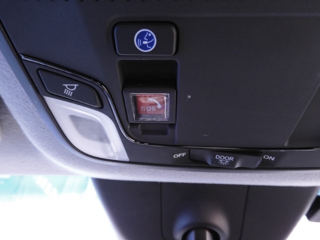 新世代コネクテッド技術「Honda CONNECT」搭載。緊急時にオペレーターのサポートを受けることも可能です。
