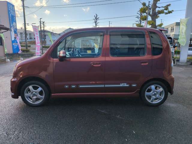 大きく開く羽ドア！