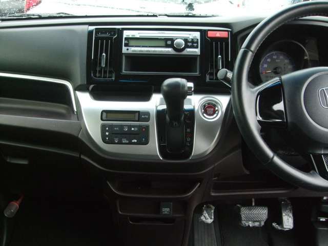 運転席・助手席の俯瞰視点です！乗った際のイメージが湧きますね！