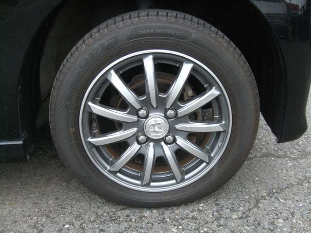 タイヤ交換も当店にお任せください！