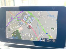 ●ベンツ純正ナビ:一体感のあるナビは、高級感ある車内を演出してくれます。オーディオ機能も充実しておりますので、運転もより楽しめます♪