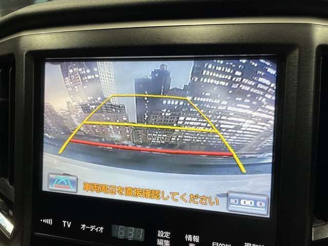 【バックカメラ】運転席から画面上で安全確認ができます。駐車が苦手な方にもオススメな便利機能です。